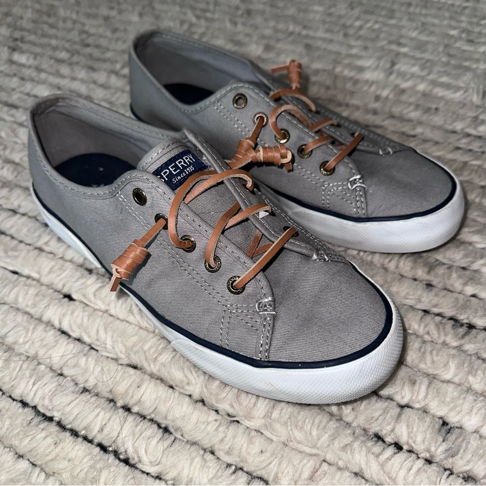 Sperry Women's Pier View Sneaker size 7.5 in grey